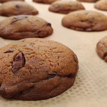 Les cookies enrobé de chocolat de la biscuiterie "Autour d'un gâteau" à Niort